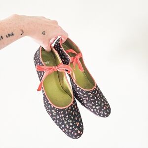 Camper Floral Funky 37 chunky heeled shoes round toe bow tie
